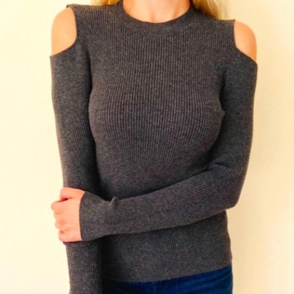 🖤 IVY PARK | Cold Shoulder Ribbed Sweater Size XS